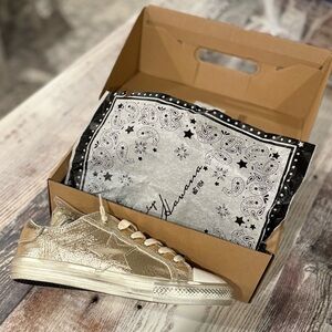 Vintage Havana Gold Low-Top Sneakers